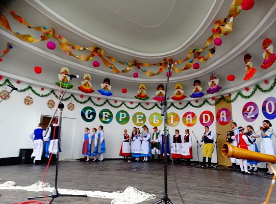 ZPiT ZL otworzył w Sopocie „Cepeliadę” i prezentował się niczym „Mazowsze”. Gigantyczna galeria zdjęć!